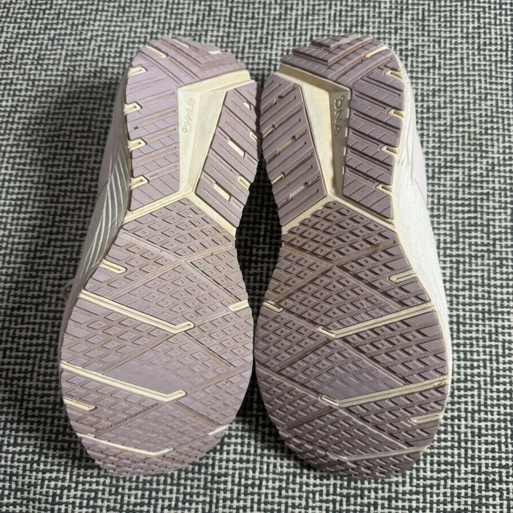 Brooks women size